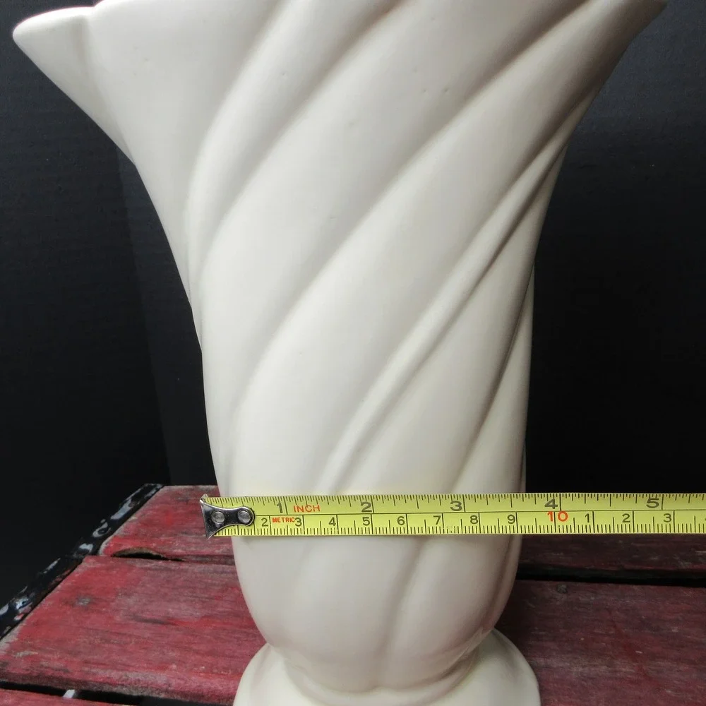 Vintage MCM Cream Ceramic Swirl Ribbed Scalloped Vase Pedestal Base Made in USA